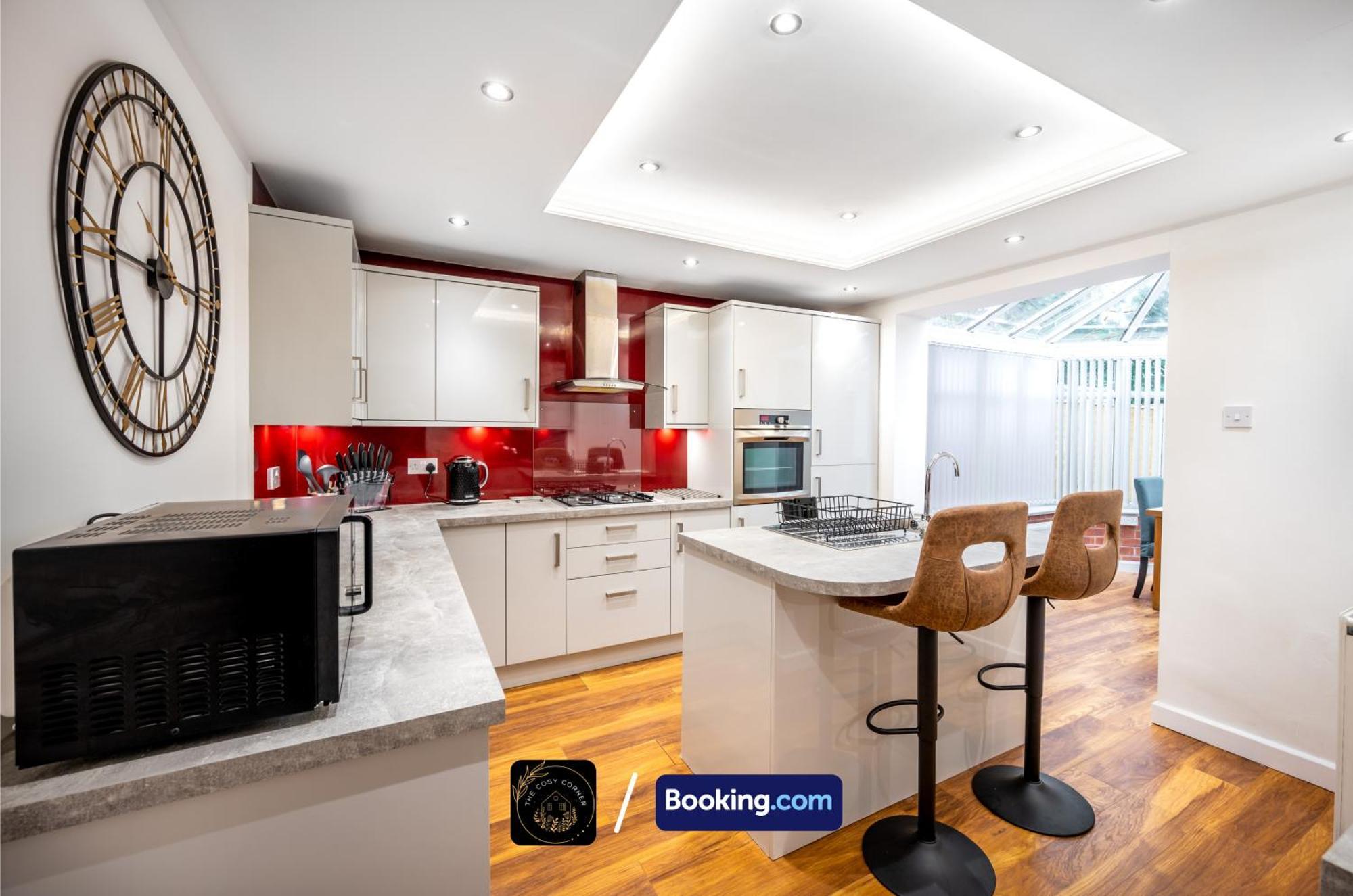 Cosy 3-Bed House, Garden & Free Parking In Stretford Apartment Manchester Ngoại thất bức ảnh