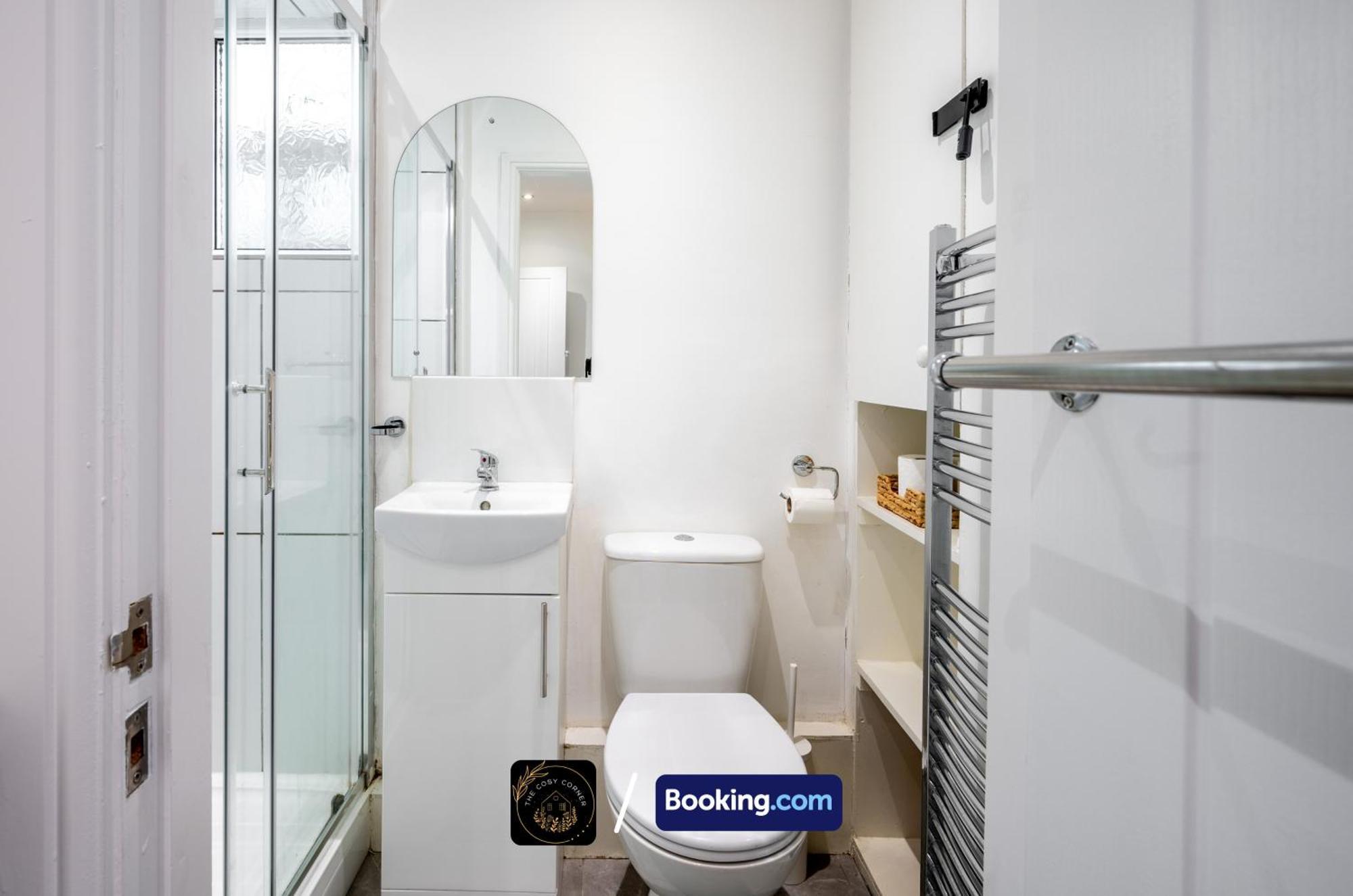 Cosy 3-Bed House, Garden & Free Parking In Stretford Apartment Manchester Ngoại thất bức ảnh