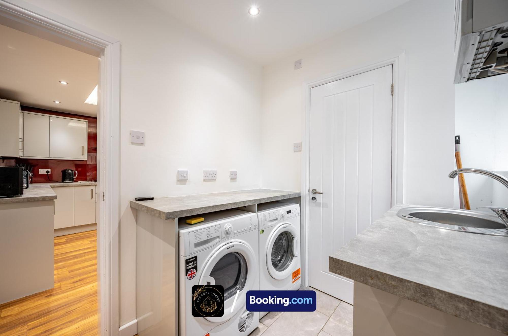 Cosy 3-Bed House, Garden & Free Parking In Stretford Apartment Manchester Ngoại thất bức ảnh
