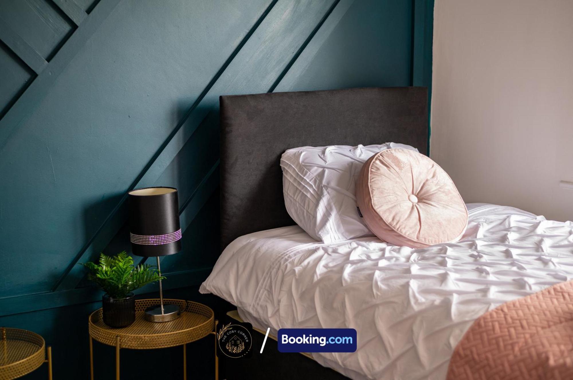 Cosy 3-Bed House, Garden & Free Parking In Stretford Apartment Manchester Ngoại thất bức ảnh