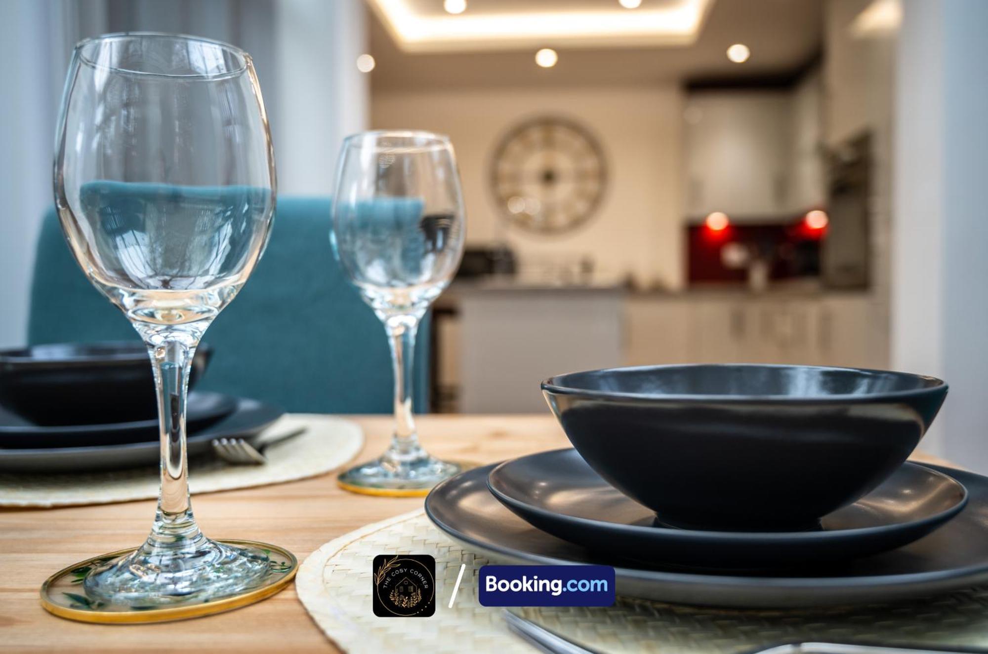 Cosy 3-Bed House, Garden & Free Parking In Stretford Apartment Manchester Ngoại thất bức ảnh
