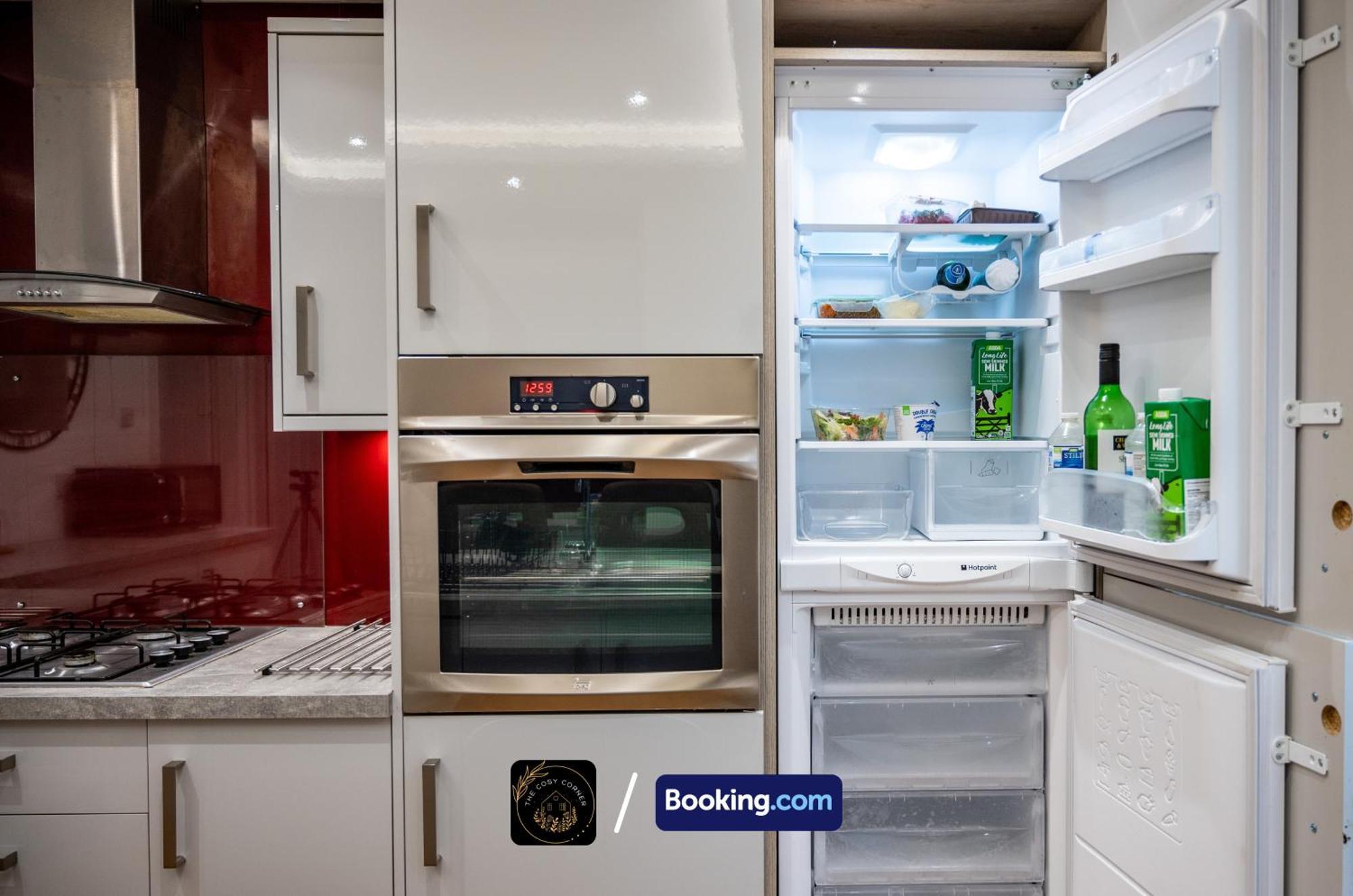 Cosy 3-Bed House, Garden & Free Parking In Stretford Apartment Manchester Ngoại thất bức ảnh