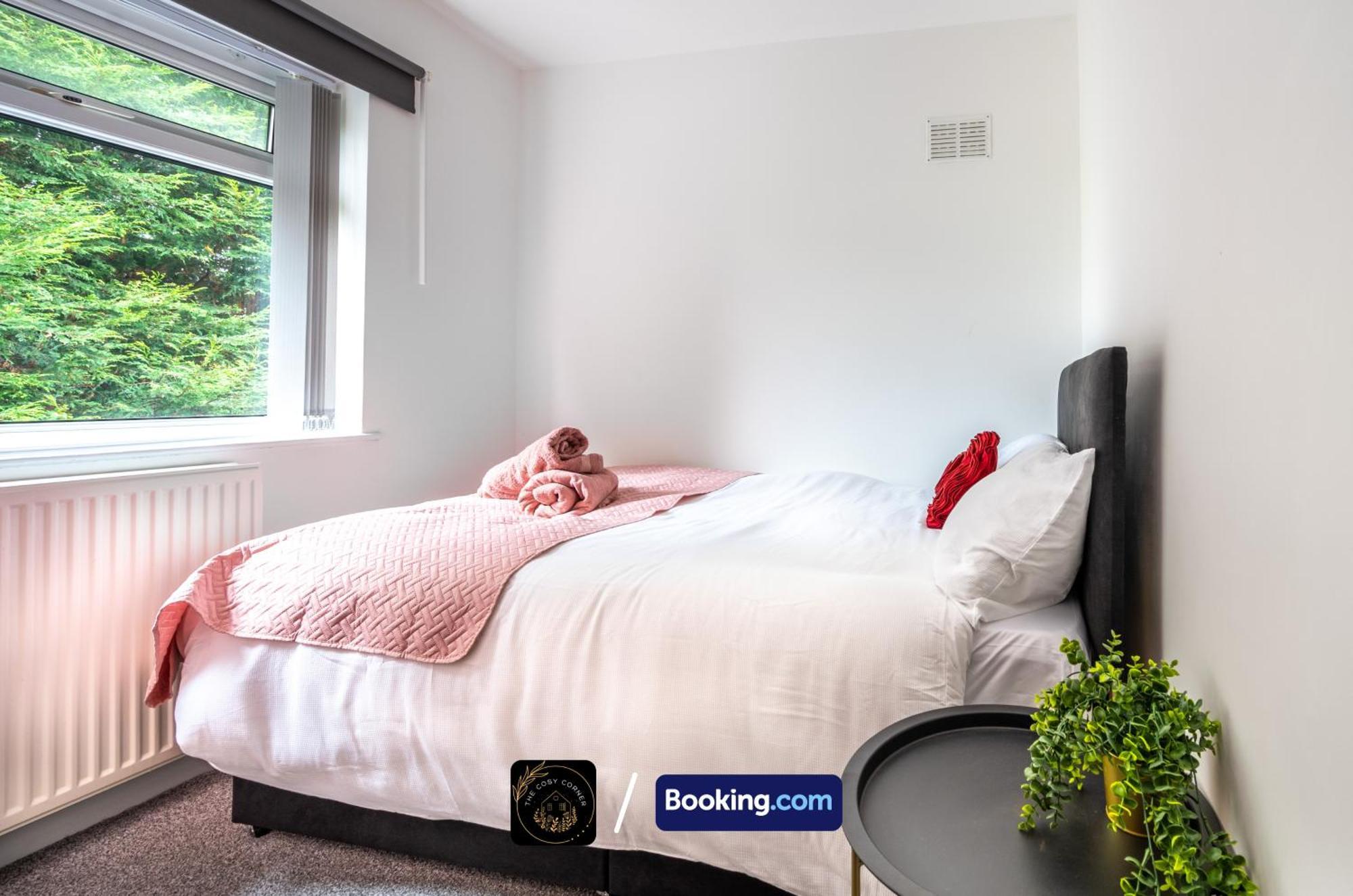 Cosy 3-Bed House, Garden & Free Parking In Stretford Apartment Manchester Ngoại thất bức ảnh